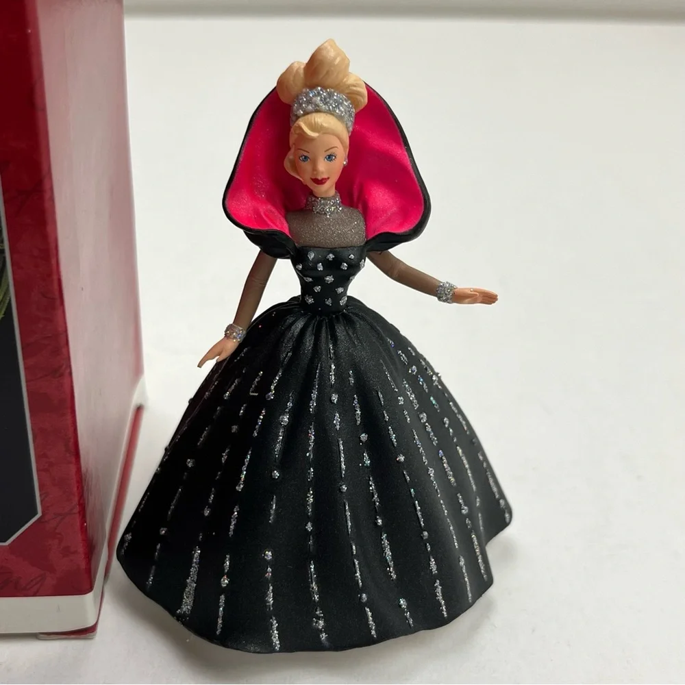 Hallmark Keepsake Ornaments Holiday Barbie 1998 Collectibles Copyright‎ 1997